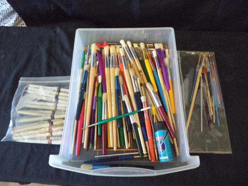 lot 2691 image: Paint Brushes