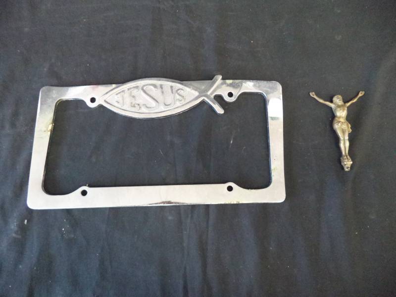 lot 2714 image: Jesus Tag Cover & Metal Jesus Figurine