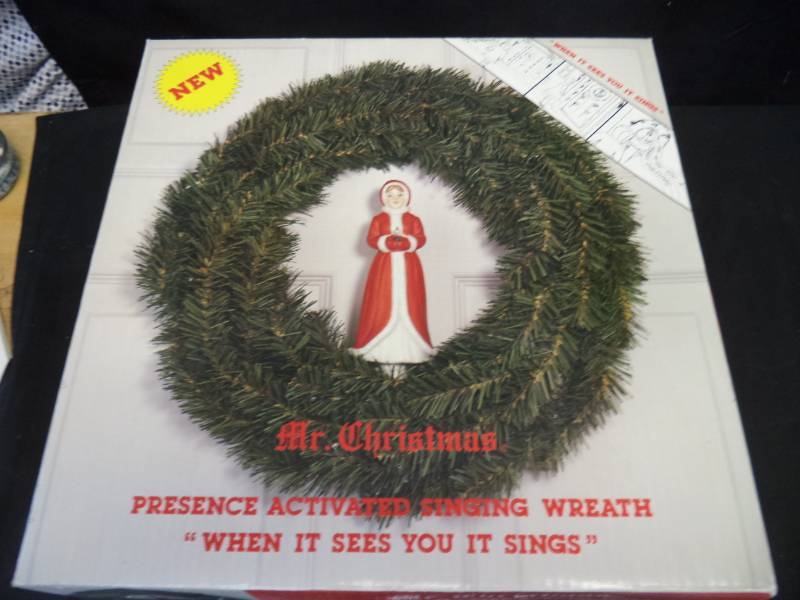 lot 2716 image: Presence Activated Singing Wreath New