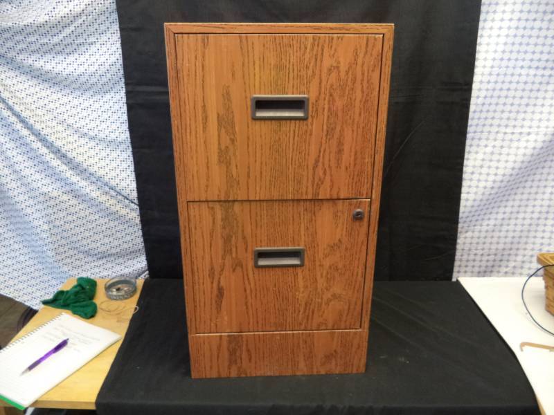 lot 2723 image: Metal Filing Cabinet No Key