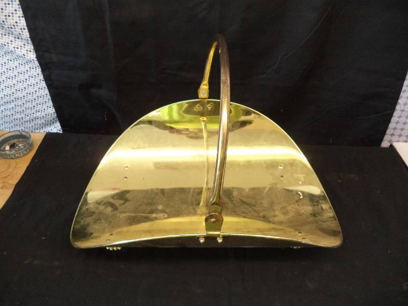 lot 2728 image: Firewood Holder