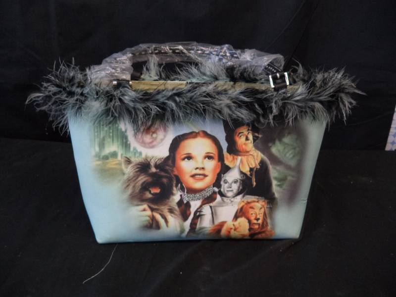 lot 2733 image: Brand New Wizard of Oz Purse