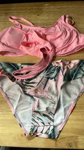 lot 14435 image: Pink Tropical Print Two-Piece Swimsuit size 15-16 years  - Retail $25