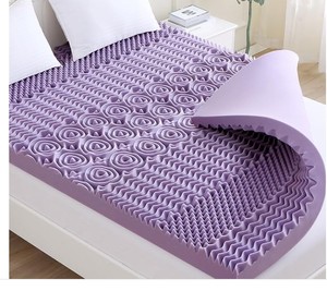 lot 5907 image: Queen Mattress Topper Foam Pad - Retail $45