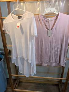 lot 27 image: Love & Barefoot Malibu Womens Casual Top Set �� White Swing Tunic & Pink V-Neck Tee