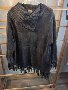 lot 99 image: Caran New York Chenille Fringe Sweater 3X