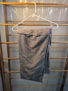 lot 120 image: Cabelas Classic Fit Cargo Pants - Size 40x30