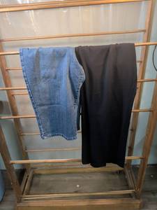 lot 185 image: Gloria Vanderbilt Investments Womens Jeans Size 14S