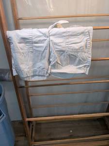 lot 192 image: Ann Taylor LOFT Womens Shorts Size 2