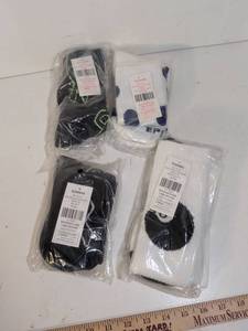 lot 210 image: 4 Pairs Assorted Socks Black White Polka Dot Geometric Pattern