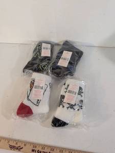 lot 220 image: Epic Sports Crew Socks 4-Pack Assorted Colors and Patterns