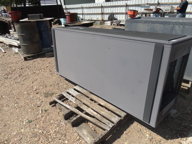 lot 5533 image: Dell server rack