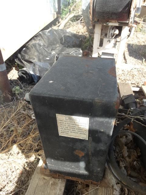 lot 5548 image: 12 volt hydraulic system
