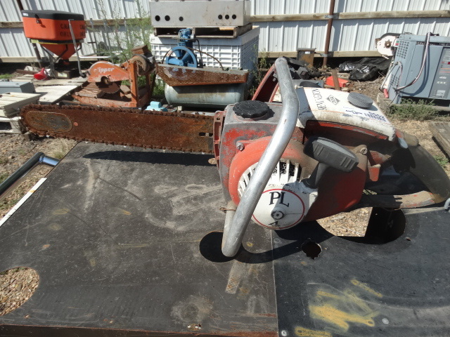 lot 5552 image: Remington chainsaw
