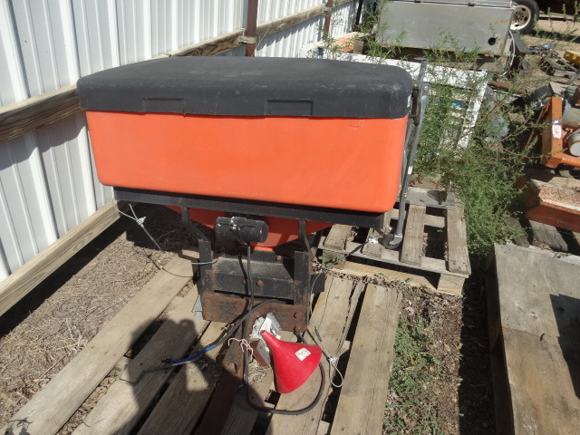 lot 5560 image: Curtis tractor mount spreader