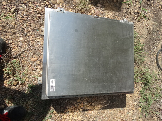 lot 5561 image: Metal storage cabinet