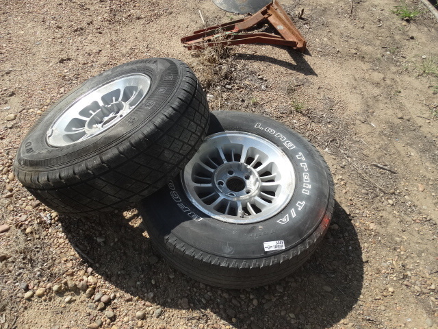 lot 5568 image: 2 tires w rims