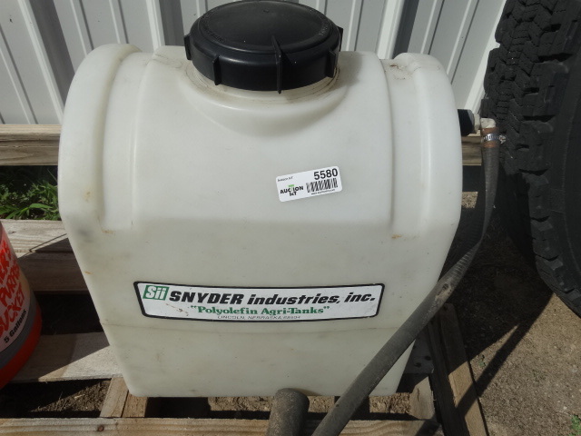 lot 5580 image: Snyder polyolefin agri tank