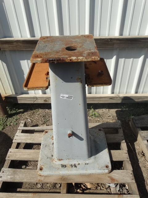 lot 5585 image: Heavy duty grinder stand