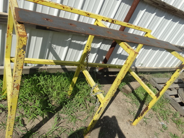 lot 5587 image: Metal cylinder rack