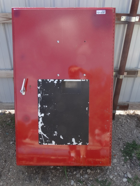 lot 5590 image: Large metal cabinet