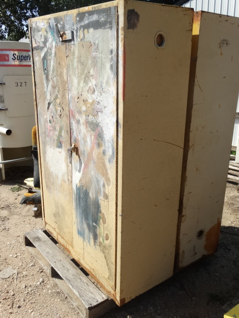 lot 5607 image: Osha flammable cabinet