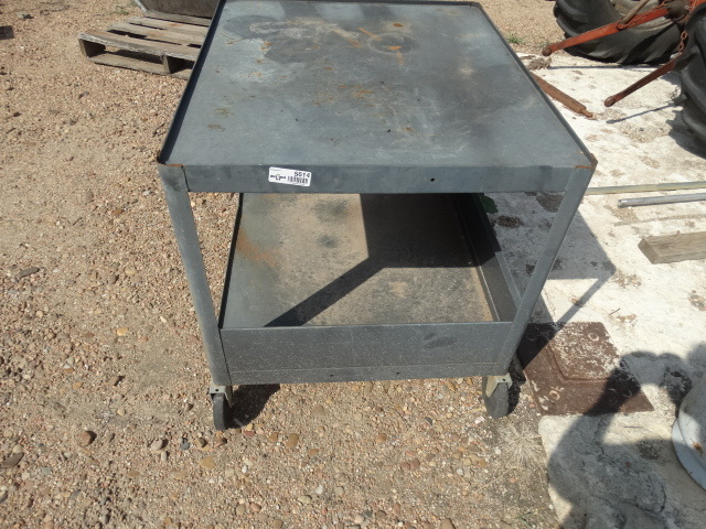 lot 5614 image: Metal cart on wheels