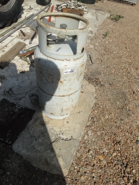 lot 5615 image: Forklift propane cylinder