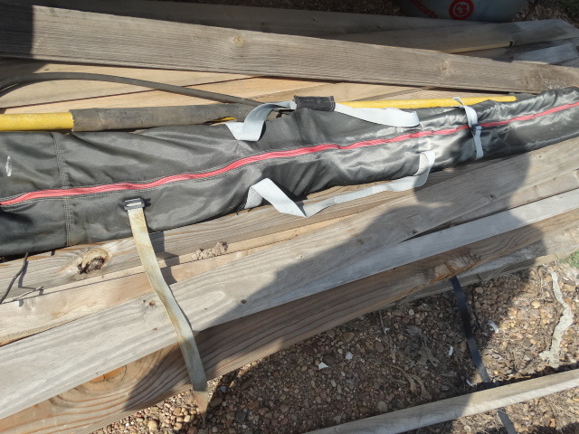 lot 5631 image: Lot of various lumber & set of snow skies