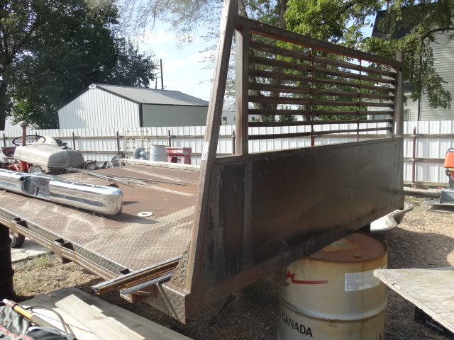 lot 5633 image: Full size steel flat bed for truck