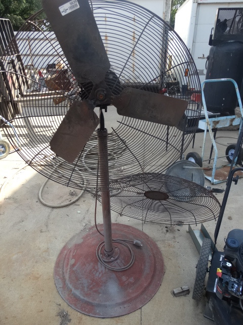 lot 5639 image: Pedestal shop fan