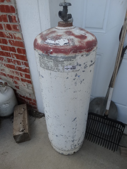 lot 5647 image: Large propane cylinder tank