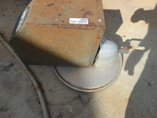 lot 5654 image: Commercial vacuum head