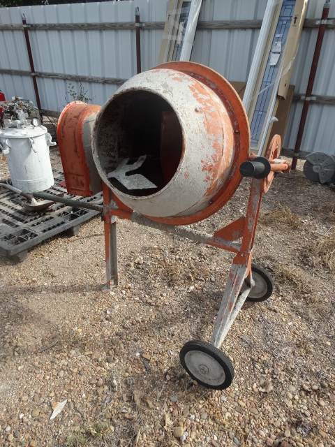 lot 5679 image: Cement mixer