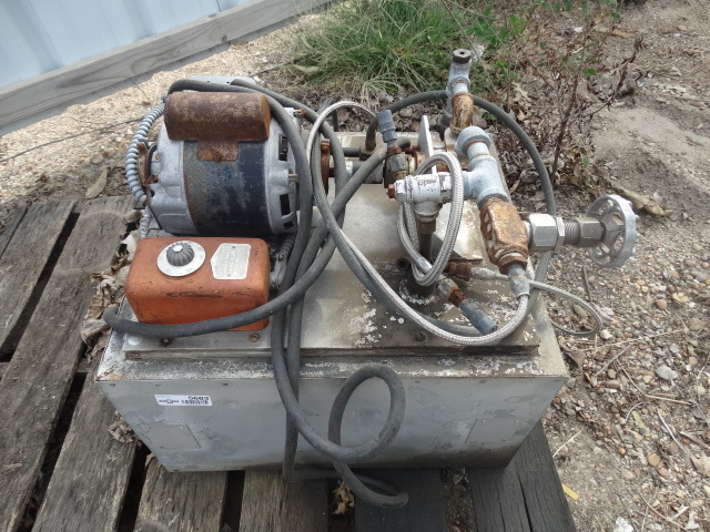 lot 5683 image: Hydraulic pump