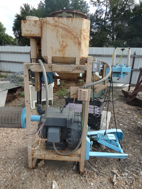 lot 5690 image: Commercial air seed bagger