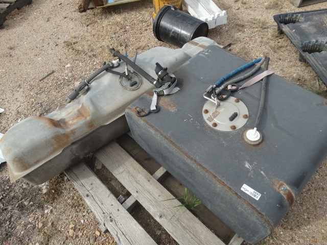 lot 5697 image: 2 auto gas tanks
