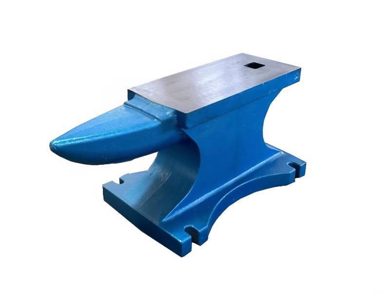 lot 3096 image: Unused LandHonor Cast Iron 200lb Anvil LHR-CIA200