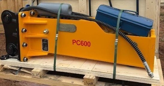 lot 5480 image: Unused 2025 BOX type PC 600 Hydraulic Hammer with 45mm pins to fit 46-ton excavator