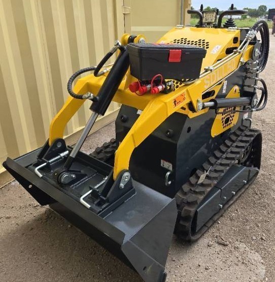 lot 5162 image: Unused 2025 SDLanch SDLL50 Skid Steer Loader - Dual-Pump Triple-Valve Hydraulic System - Larger Radiator - Dual Filters for Cleaner Hydraulic Oil