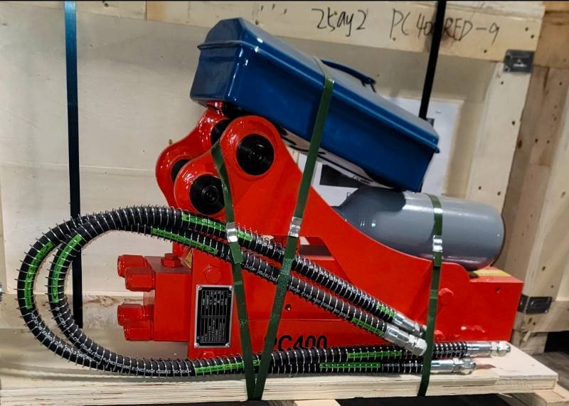 lot 5475 image: Unused 2025 side type PC 400 Hydraulic Hammer with 25mm pins to fit 0.8-1.2-ton excavator