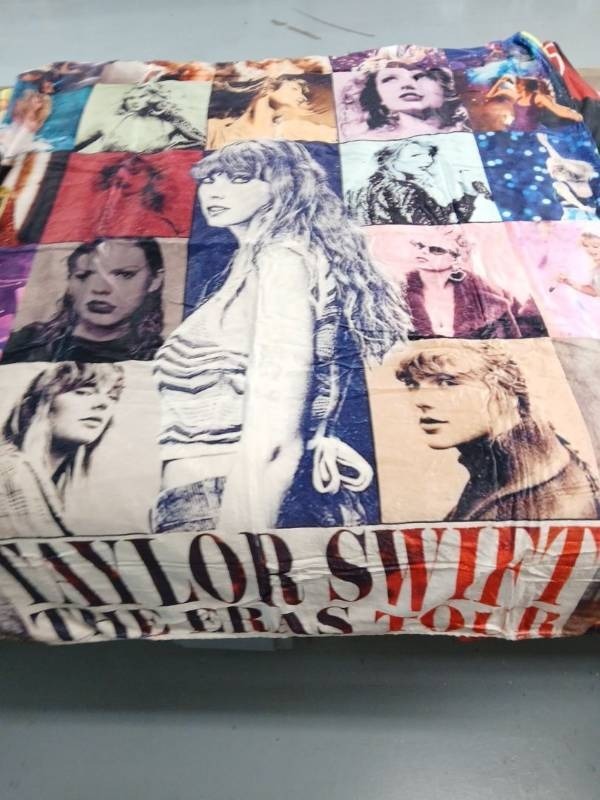 lot 42358 image: Taylor Swift Photo Collage Blanket 40 inches x 50 inches - Retail $75