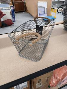 lot 40418 image: Gray Metal Mesh Storage Basket with Rope Handles 11 inches L x 7.5 inches W x 5.5 inches H - Retail $15