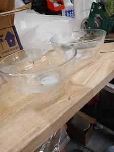 lot 40420 image: Clear Glass Mixing Bowl Set of 2. 6.5 inches round - Retail $15
