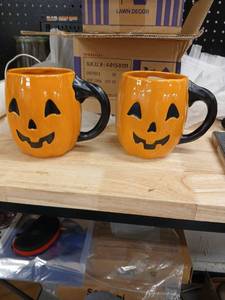 lot 40421 image: Halloween Jack-o-Lantern Ceramic Coffee Mugs Lenox-set of 2 - Retail $35