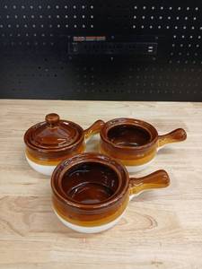 lot 40459 image: Brown and White Ceramic French Onion Soup Bowls with Handles - Retail $24