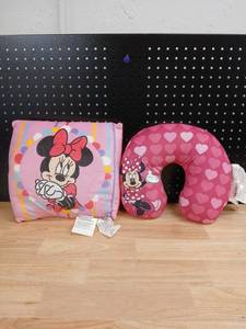 lot 40463 image: Disney Minnie Mouse Travel Neck Pillow Set - Retail $15