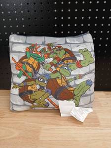 lot 40466 image: Teenage Mutant Ninja Turtles Decorative Pillow - Retail $15