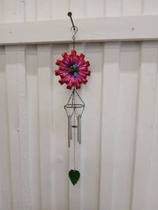 lot 40475 image: Decorative Flower Wind Chime with Butterflies - Retail $24