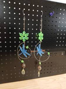 lot 40478 image: Dragonfly Garden Dream Dangle Sun Catchers - Retail $24